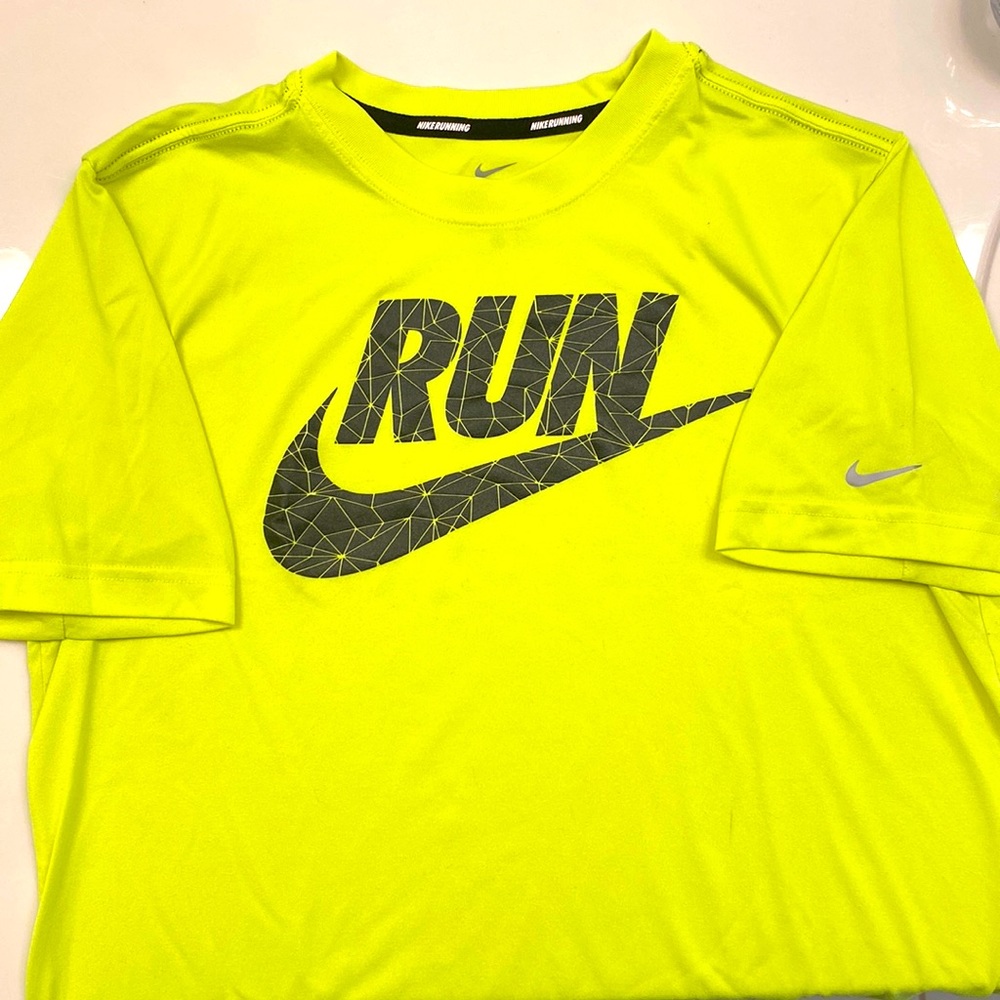 NIKE Running Dri-Fit T-Shirt | Men’s Medium